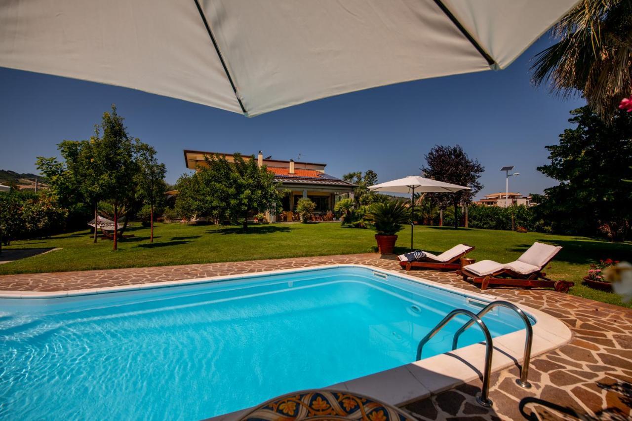 Bed & Breakfast Tigli Luxury Martinsicuro
